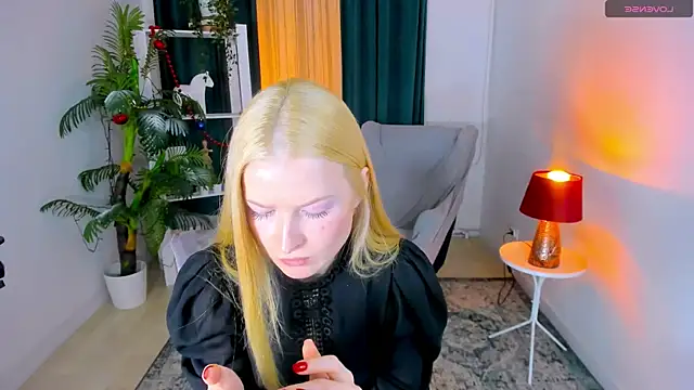 Snapshot of Laly_Peach chatting on 6, 1, 2026 Laly Peach online show from 6, 1, 2026