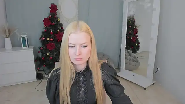 Snapshot of Laly_Peach chatting on 12, 1, 2026 Laly Peach online show from 12, 1, 2026