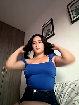 Nina lovi online show from 4, 12, 2025