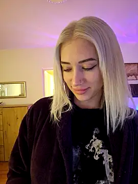 Snapshot of Fuck-Gina chatting on 16, 3, 2025 Fuck-Gina online show from 16, 3, 2025