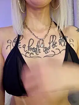 Snapshot of Fuck-Gina chatting on 15, 2, 2025 Fuck-Gina online show from 15, 2, 2025