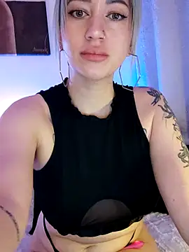 Snapshot of Fuck-Gina chatting on 9, 11, 2025 Fuck-Gina online show from 9, 11, 2025