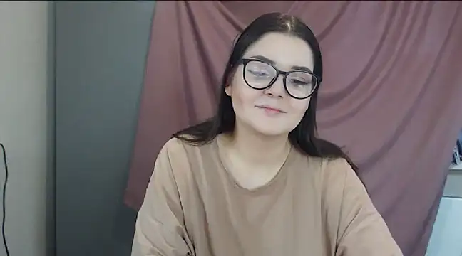 ohhhMie online show from 2, 2, 2025