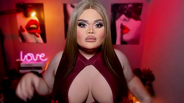 Snapshot of KarolinaThompson chatting on 23, 9, 2025 KarolinaThompson online show from 23, 9, 2025