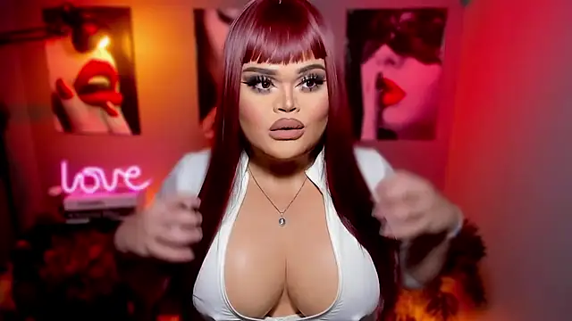 Snapshot of KarolinaThompson chatting on 21, 9, 2025 KarolinaThompson online show from 21, 9, 2025