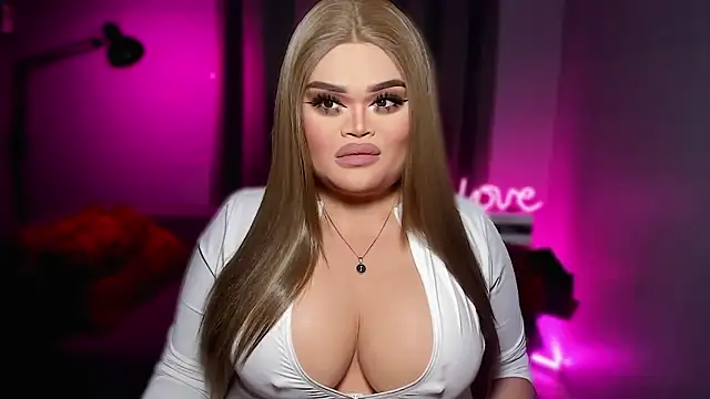 Snapshot of KarolinaThompson chatting on 4, 3, 2026 KarolinaThompson online show from 4, 3, 2026