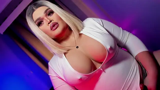 Snapshot of KarolinaThompson chatting on 17, 3, 2025 KarolinaThompson online show from 17, 3, 2025