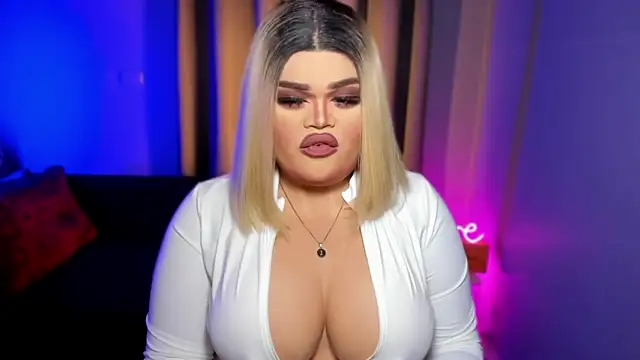 Snapshot of KarolinaThompson chatting on 17, 3, 2025 KarolinaThompson online show from 17, 3, 2025