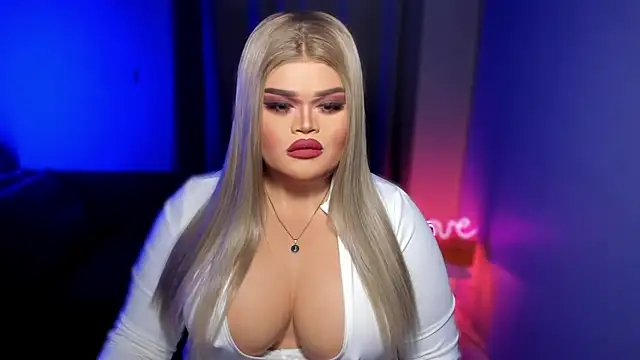 Snapshot of KarolinaThompson chatting on 15, 3, 2025 KarolinaThompson online show from 15, 3, 2025