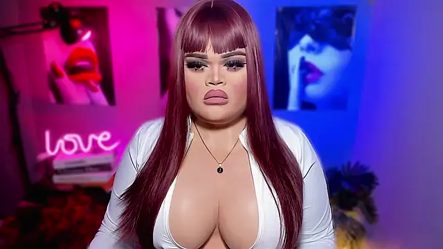 Snapshot of KarolinaThompson chatting on 23, 10, 2025 KarolinaThompson online show from 23, 10, 2025