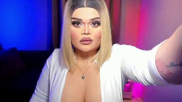 Snapshot of KarolinaThompson chatting on 21, 2, 2025 KarolinaThompson online show from 21, 2, 2025