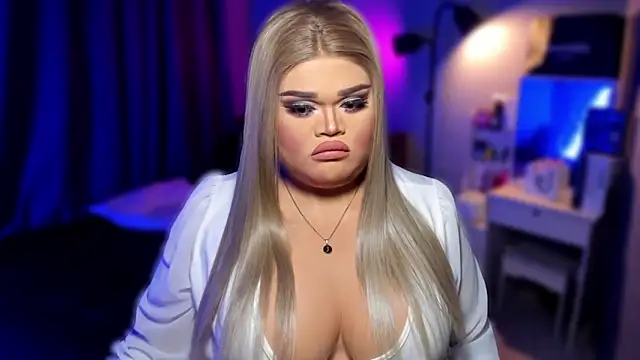 Snapshot of KarolinaThompson chatting on 19, 1, 2025 KarolinaThompson online show from 19, 1, 2025