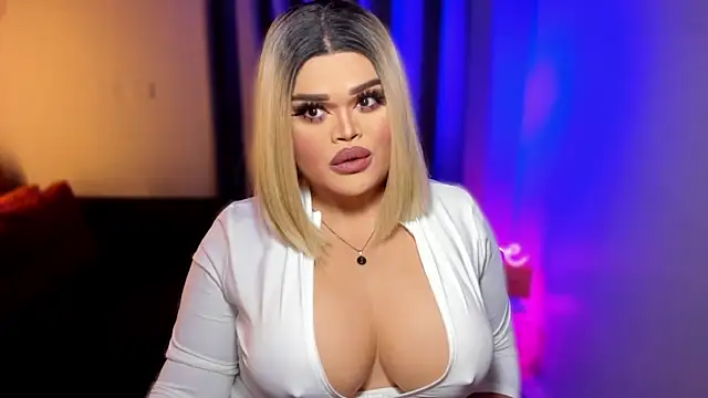 Snapshot of KarolinaThompson chatting on 16, 2, 2025 KarolinaThompson online show from 16, 2, 2025