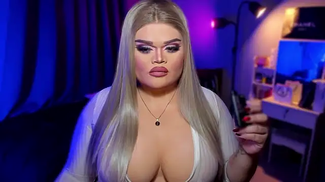 Snapshot of KarolinaThompson chatting on 14, 12, 2024 KarolinaThompson online show from 14, 12, 2024