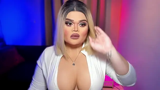 Snapshot of KarolinaThompson chatting on 9, 3, 2025 KarolinaThompson online show from 9, 3, 2025