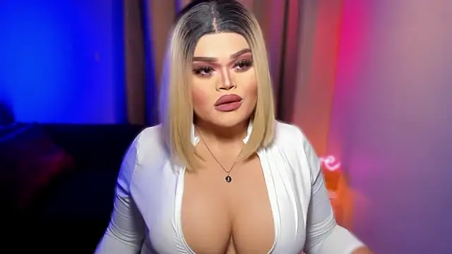 Snapshot of KarolinaThompson chatting on 15, 3, 2025 KarolinaThompson online show from 15, 3, 2025