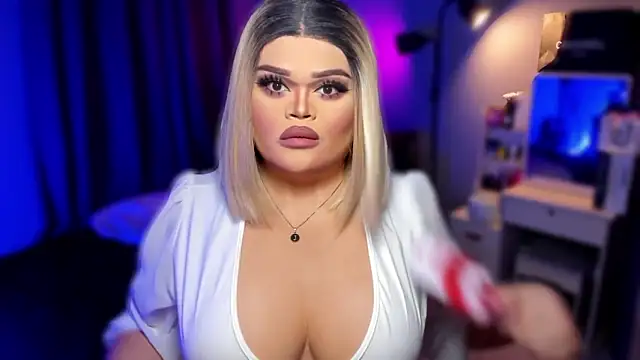 Snapshot of KarolinaThompson chatting on 25, 1, 2025 KarolinaThompson online show from 25, 1, 2025