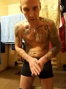 Snapshot of rus333 chatting on 18, 12, 2024 rus333 online show from 18, 12, 2024