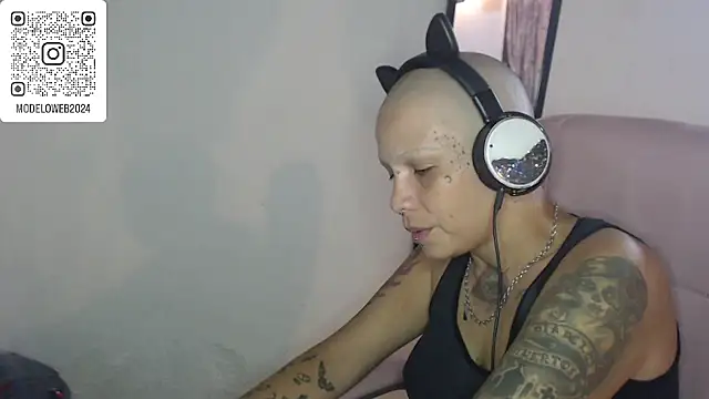 moon cat85 online show from 8, 3, 2025