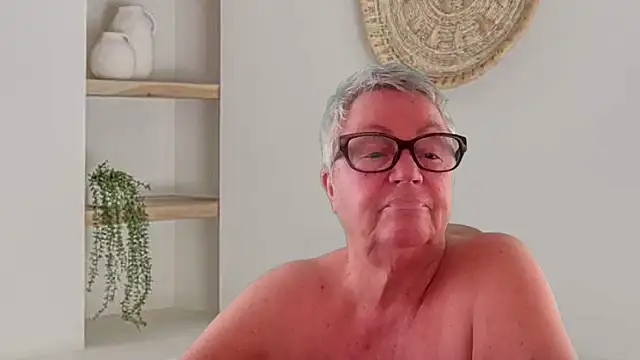 GrannyChrissy68 online show from 2, 6, 2026