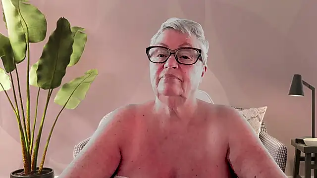 GrannyChrissy68 online show from 12, 2, 2026