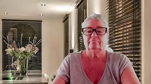 GrannyChrissy68 online show from 3, 2, 2026