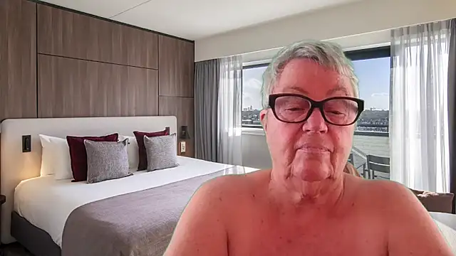 GrannyChrissy68 online show from 20, 5, 2026