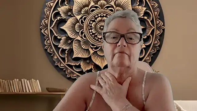 GrannyChrissy68 online show from 4, 3, 2026