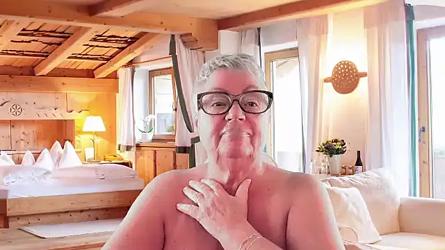 GrannyChrissy68 online show from 21, 2, 2026