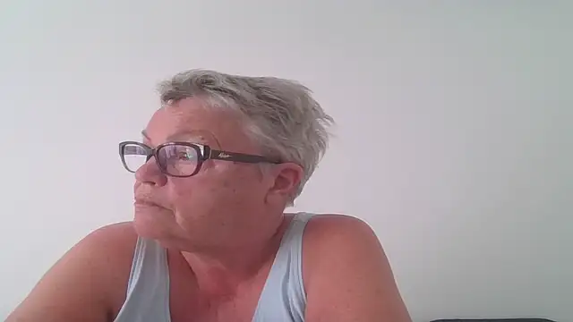 GrannyChrissy68 online show from 6, 10, 2025