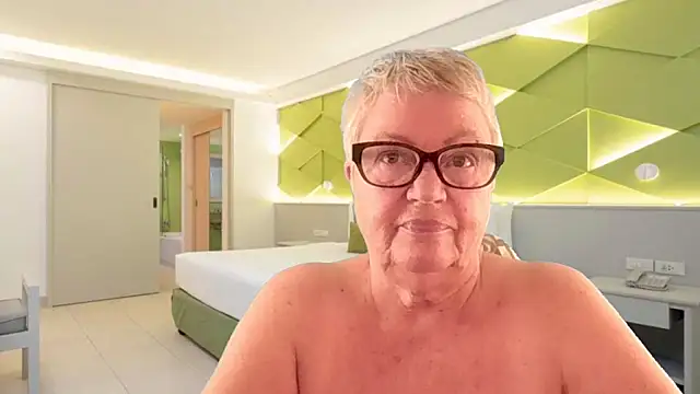 GrannyChrissy68 online show from 26, 3, 2026