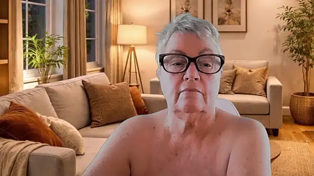 GrannyChrissy68 online show from 5, 1, 2026
