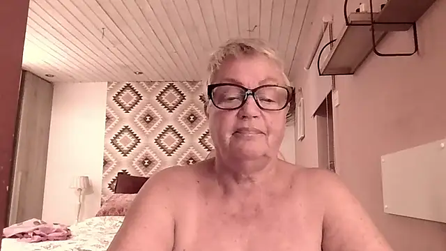 GrannyChrissy68 online show from 1, 3, 2026