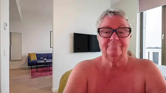 GrannyChrissy68 online show from 4, 5, 2026