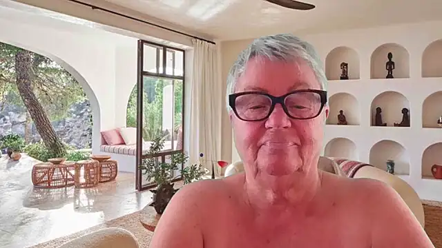 GrannyChrissy68 online show from 5, 5, 2026