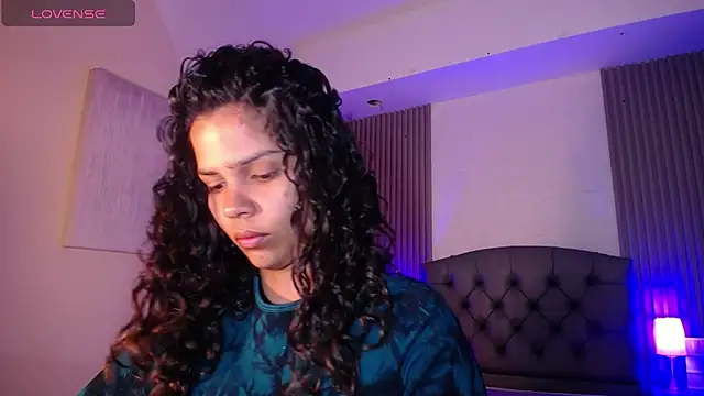 Snapshot of ximena_diaz chatting on 3, 3, 2025 ximena diaz online show from 3, 3, 2025