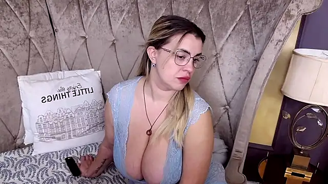 BustyGizelle online show from 23, 2, 2026