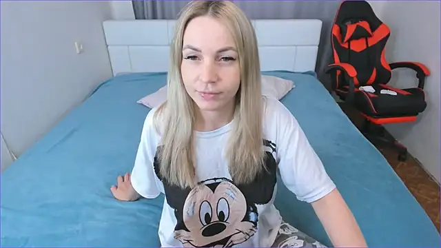 DreamGirl225 online show from 20, 10, 2025