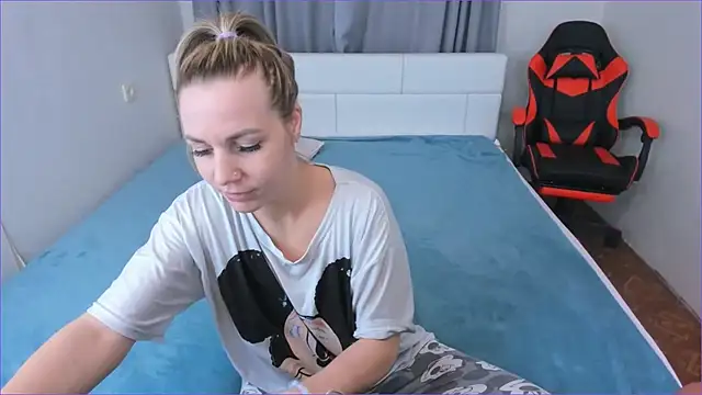 DreamGirl225 online show from 12, 11, 2025