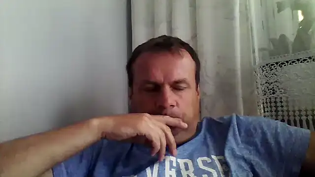 Snapshot of grzes19763 chatting on 8, 7, 2026 grzes19763 online show from 8, 7, 2026