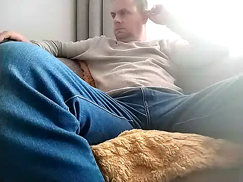 Snapshot of grzes19763 chatting on 15, 10, 2025 grzes19763 online show from 15, 10, 2025