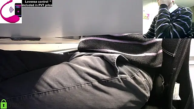 Snapshot of pliko chatting on 10, 3, 2025 pliko online show from 10, 3, 2025