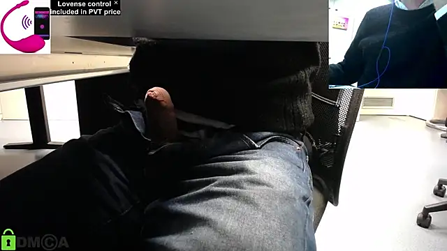 Snapshot of pliko chatting on 2, 12, 2024 pliko online show from 2, 12, 2024