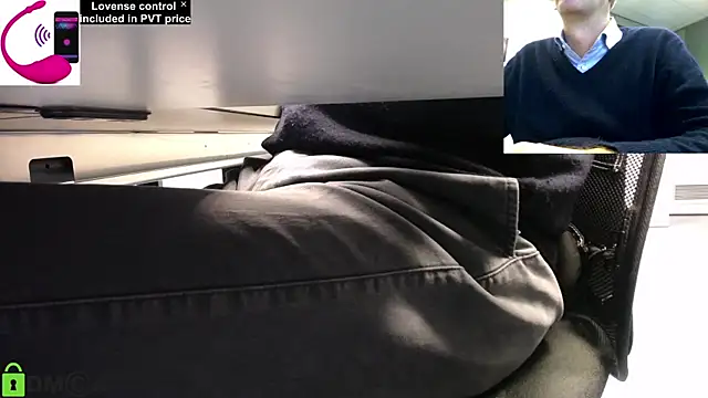 Snapshot of pliko chatting on 22, 10, 2025 pliko online show from 22, 10, 2025