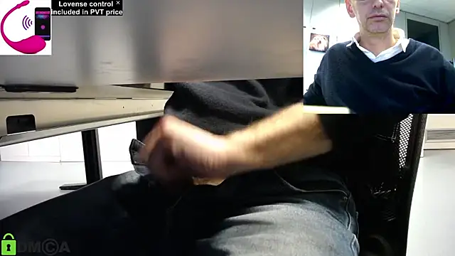 Snapshot of pliko chatting on 24, 11, 2025 pliko online show from 24, 11, 2025