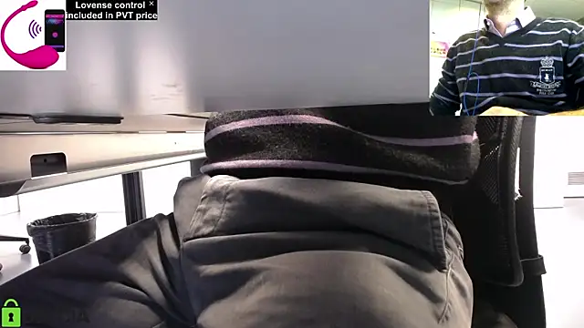 Snapshot of pliko chatting on 10, 3, 2025 pliko online show from 10, 3, 2025