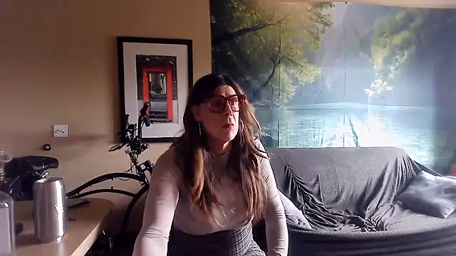 LovingLori online show from 23, 7, 2026
