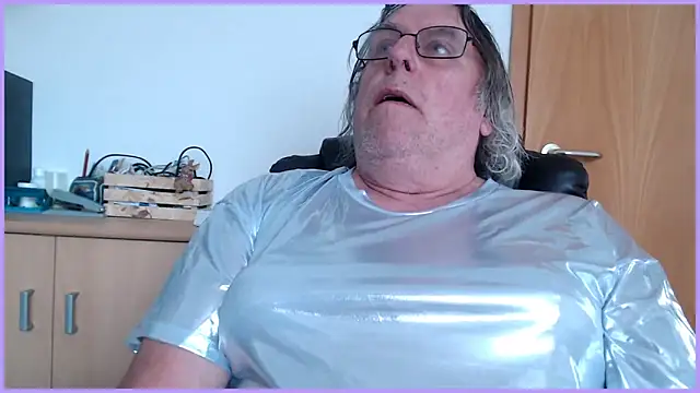 Sissygera online show from 13, 4, 2026