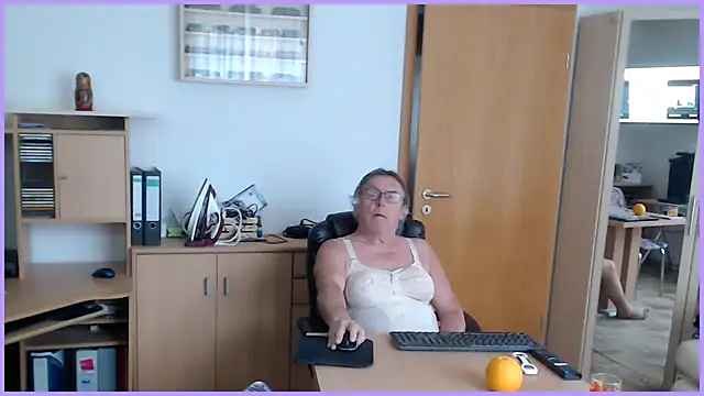 Sissygera online show from 12, 10, 2025