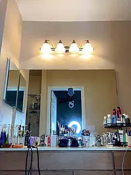 PhotoBabe online show from 4, 12, 2024